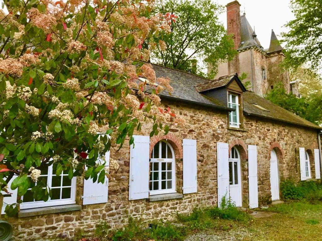 Cottage Du Chateau Erbrée Esterno foto